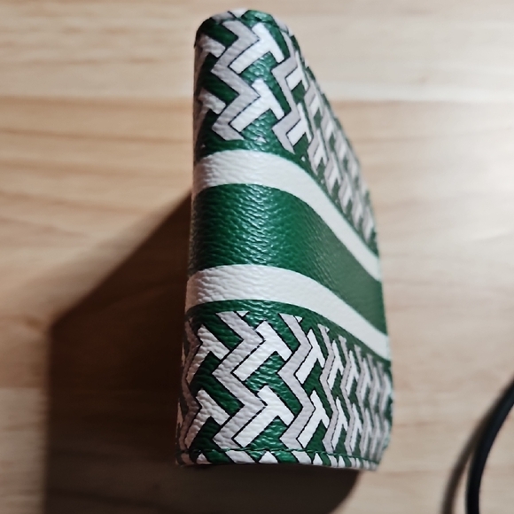 Tory Burch Green and White Wallet - Picture 10 of 14